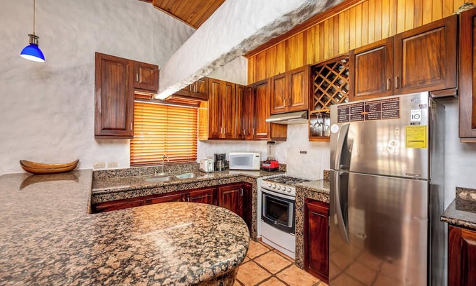 Matapalo Haus | Comfortable Vacation Home Steps from the Beach