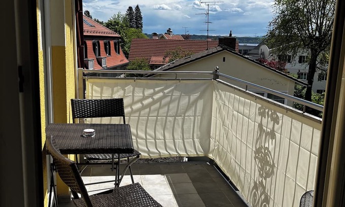 Tutzing Wohnung | Helle und Gemütliche 3-zimmer Dachgeschosswohnung in Seenähe