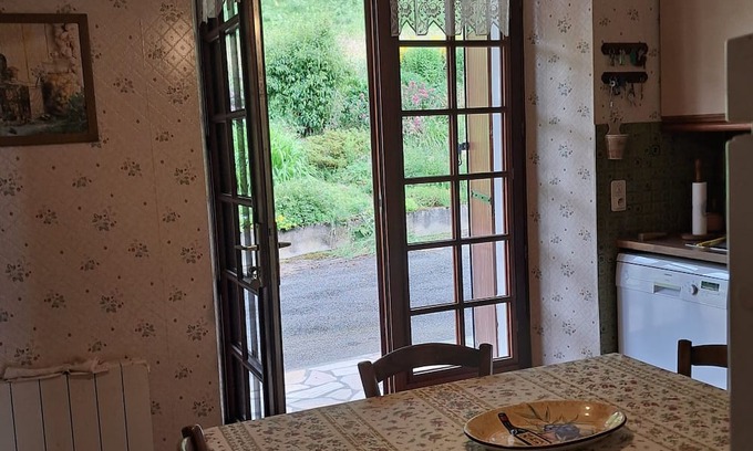 Attignat-Oncin Haus | Magnificent country house in a quiet, green setting