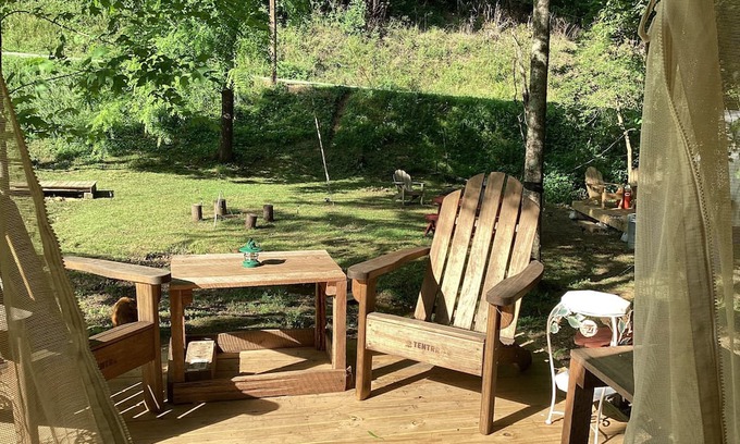 Turtletown Wohnmobilvermietung | Luxury Tent Ultimate in privacy and amenities Only 7 minutes to attractions