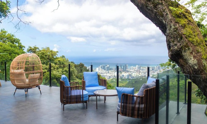 Manoa Haus | Tropical Jungle Ocean View Guest House