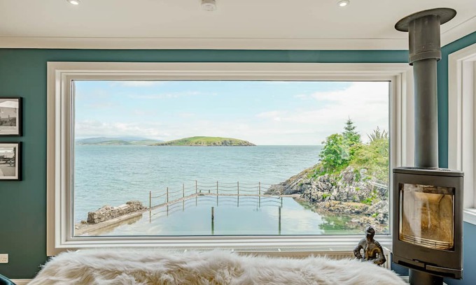 Sandyhills Hütte | Balcary Tower - a castle that sleeps 8 guests in 4 bedrooms