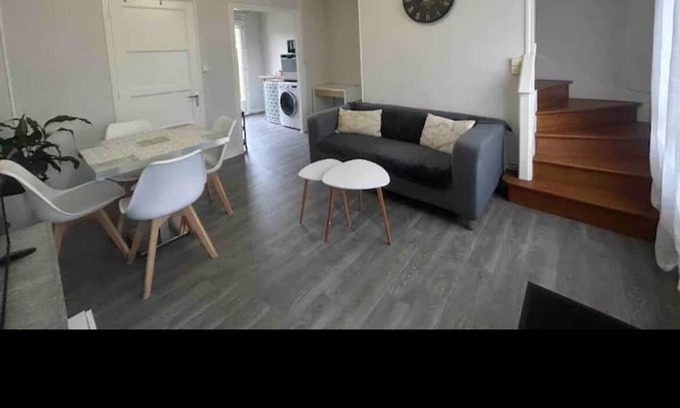 Le Creusot Haus | Maisonnette T3 duplex 4 pers + baby. Fully equipped, comfort assured.
