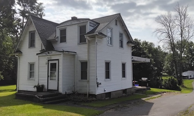 Waterloo Haus | Charming 3-bedroom house in beautiful Waterloo with WiFi, AC. Near many wineries