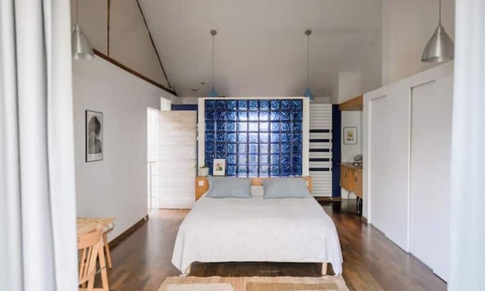 Les Puces de Saint-Ouen Wohnung | Magnificent loft steps from flea market and Paris