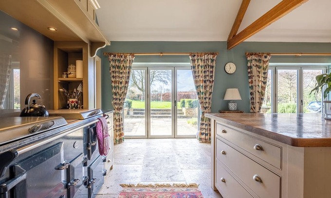 Shepton Mallet Haus | Beautiful and spacious period home in Somerset, 10 minutes from Glastonbury
