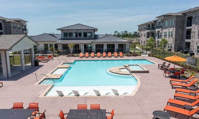 Texas City Wohnung | Seaside Serenity near Galveston with pool & Parking