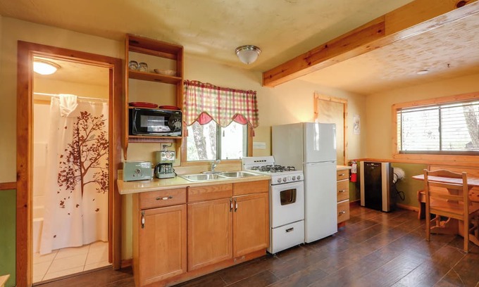 Sedona Kabine | Charming Sedona Cabin: Hike, Fish & Swim On-Site!