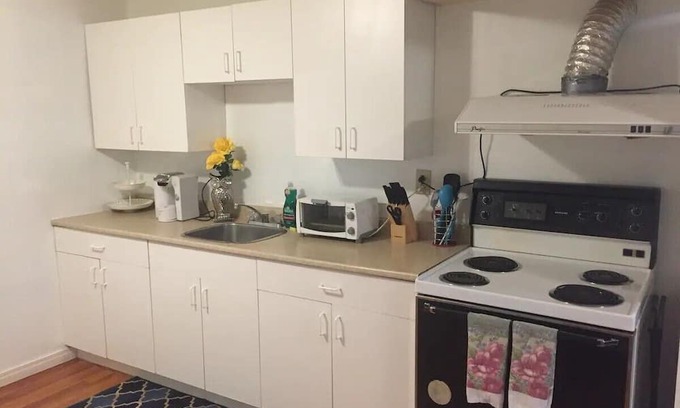 Calgary Haus | 15minutes to Stampede Park! Family-sized 2 Bedroom Suite