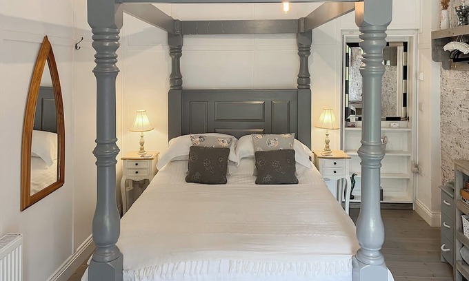 Leeming Bar Hütte | 1 bedroom accommodation in Leeming Bar, near Northallerton