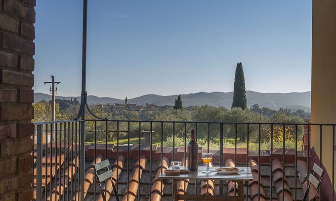 Laterina Wohnung | Beautiful apartment with pool, A/C, WIFI, TV, panoramic view and parking, close to Arezzo