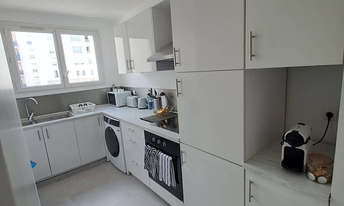 Thiais Wohnung | Un Appartement 7 Personnes Agréables et Tranquille, Bien Desservis