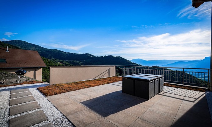 La Combe-de-Lancey Haus | Espace Détente Piscine Jacuzzi Intérieure Privée et Sauna Avec vue Montage
