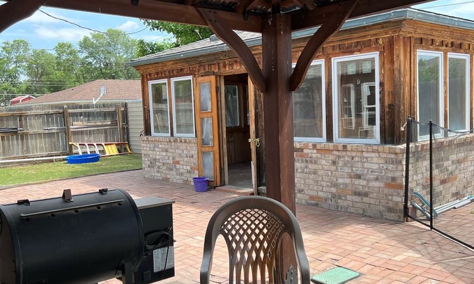 Borger Haus | Welcome to the “Splash Oasis”