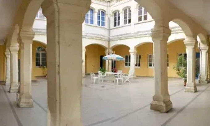 Roucy Wohnung | Homerez - Apartment in Roucy with garden