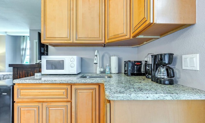 Keystone Wohnung | Cozy Odessa Studio Rental, 9 Mi to Beach Park!