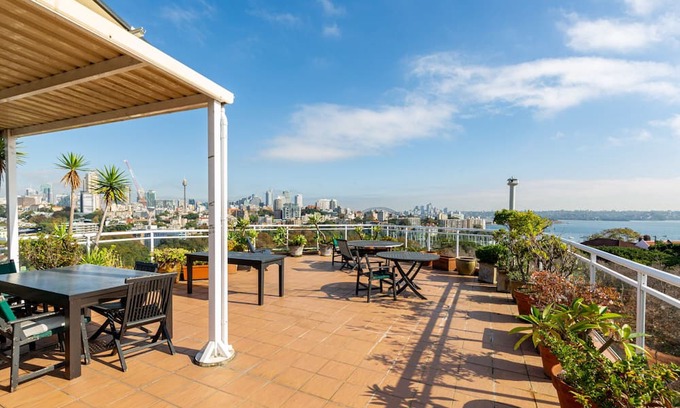 Darling Point Wohnung | Elegant Studio with Rooftop Harbour Views