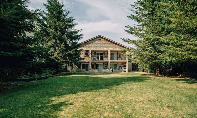 Harrison Hot Springs Eigentumswohnung | Renovated Contemporary Studio in Harrison Springs