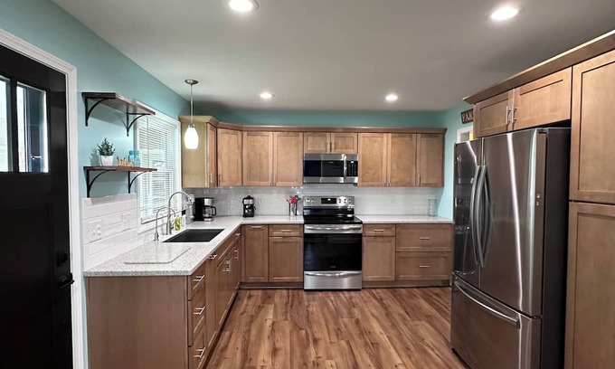 Owosso Wohnung | The Middleton - a 6 bed, 3 acre, classy home just minutes from town.