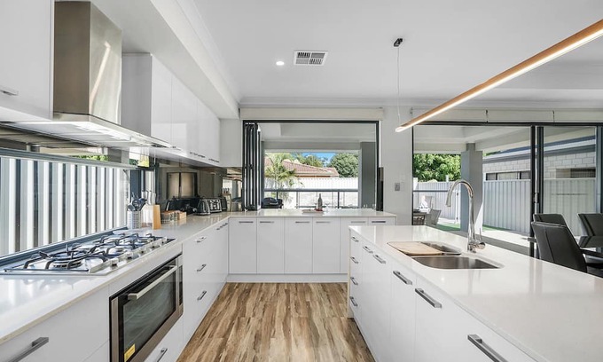 Rivervale Haus | Modern Oasis w/ Private Pool near Airport & Optus