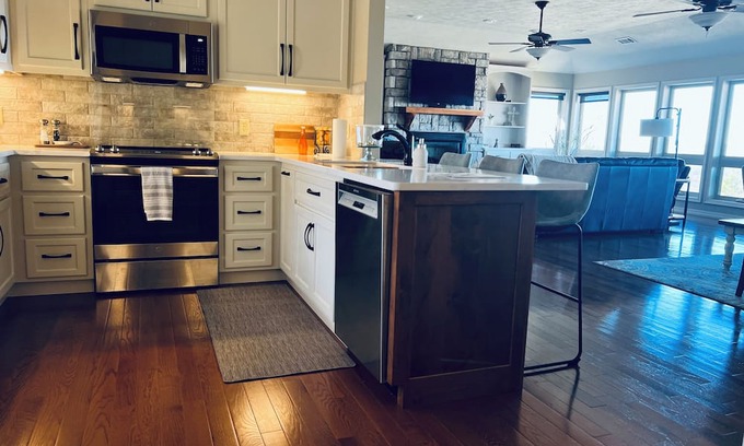 Salado Haus | Scenic Vista Pointe - Family-sized home close to attractions/events yet peaceful