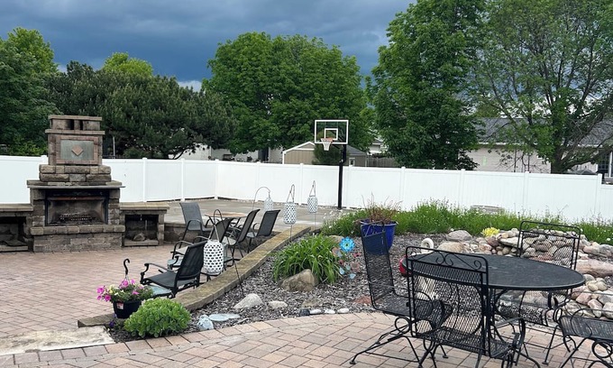 Little Chute Haus | Looking for guests for THE DRAFT. Great location 20 minutes from Green bay!