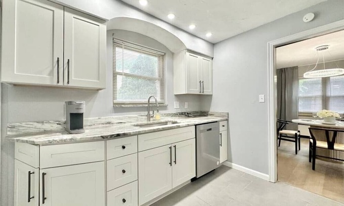 South Hills Haus | Luxe Mt. Lebanon Home | Central | Free Parking