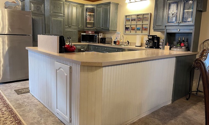 Berlin Haus | spacious home, big yard with fire & horseshoe pit, close to ATV & hiking trails