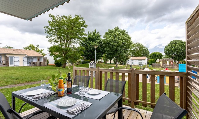 Mache Haus | Holiday Home '2 - Maison T3 Confort' with Shared Pool, Private Terrace and Shared Garden