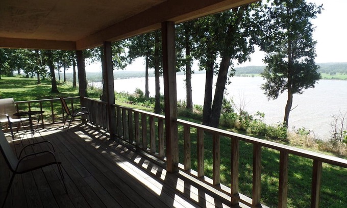 Golconda Haus | Studio w/ Full Kitchen - Peaceful Place in the Shawnee