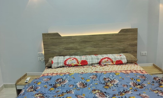 Sakkala Wohnung | 3 minutes waking to the beach 2BR