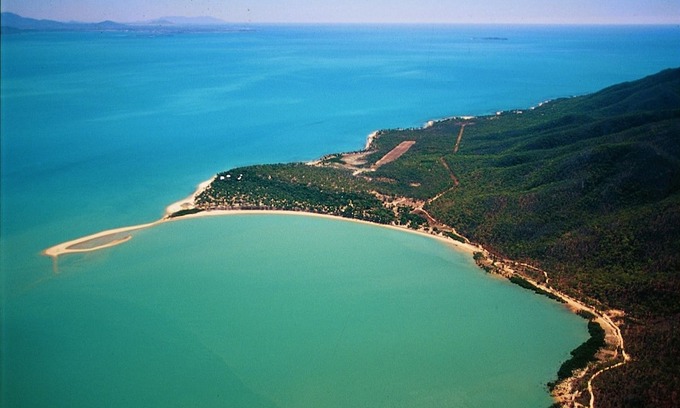 Cape Gloucester Haus | UNIT 3 SUNSET BEACH BUNGALOWS, CAPE GLOUCESTER, ABSOLUTE BEACH FRONT