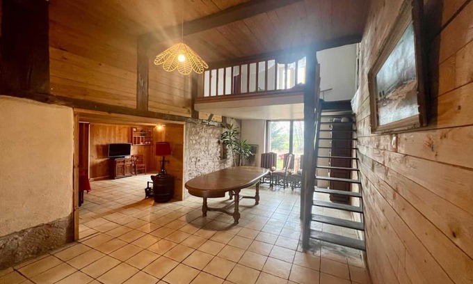 Pays des Vosges Saonoises Haus | Homerez - Welcoming House in Belmont with Garden View