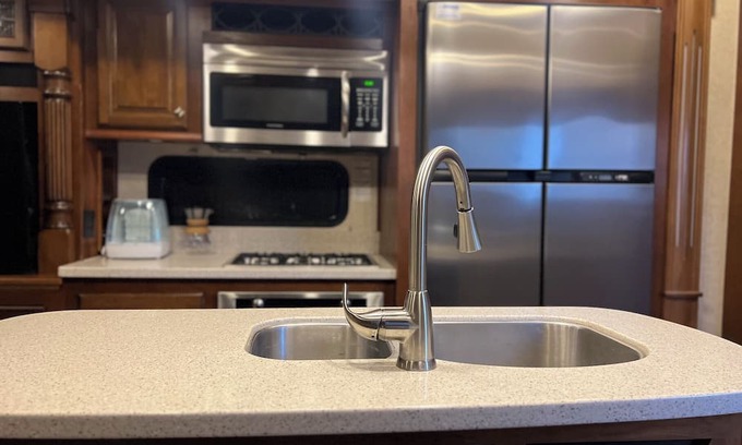 Prescott Haus | A few minutes from the historic downtown Prescott. Pet-friendly RV for 4.