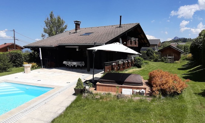 La Roche-sur-Foron Skihütte | Chalet Familial Avec Piscine au Cœur de la Haute Savoie