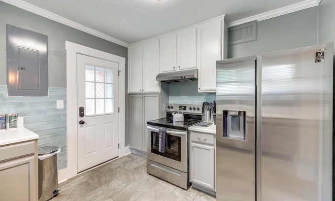 Southbank Haus | Updated Jacksonville Home < 1 Mi to St Johns River