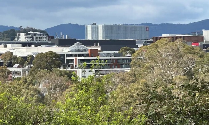Ringwood Haus | Architect designed large 3/4 bedroom home in a private court close to Eastland