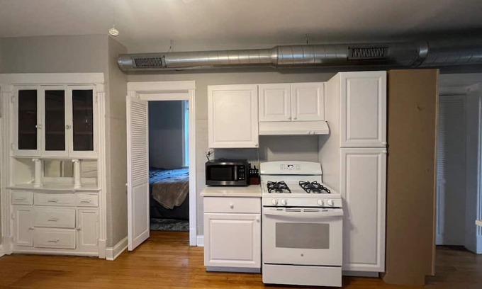 Bucktown Wohnung | Cute and Charming Bucktown 2 bedroom! Great Location!