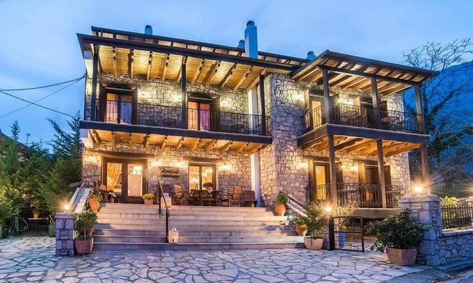 Eptalofos Eigentumswohnung | Agoriani Guesthouse Mount Charm, Family Suite
