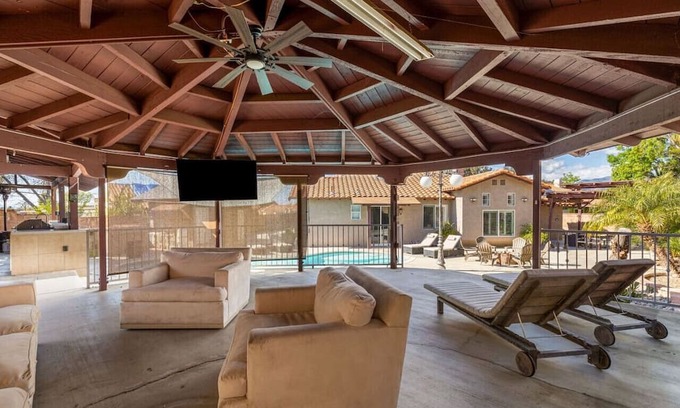 Valle Vista Haus | Breathtaking Desert Haven W/ Gazebo and Pool