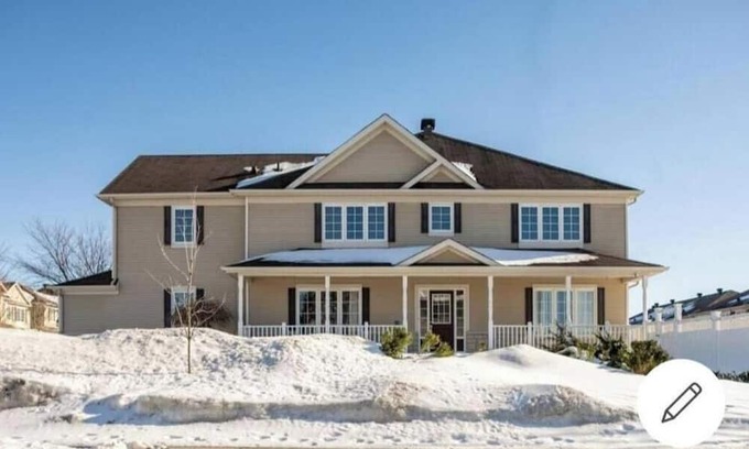 Ottawa Division Haus | Mannys place