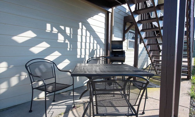 Intracoastal City Eigentumswohnung | Family Escape: Cozy Condos by Water - Fish & Relax