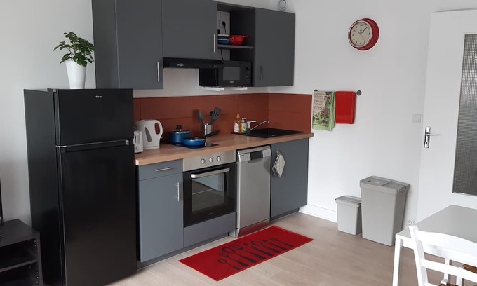 Thorigny-sur-Marne Wohnung | Paris Olympics / JO - 360 sq. ft. 2-room furnished apartment