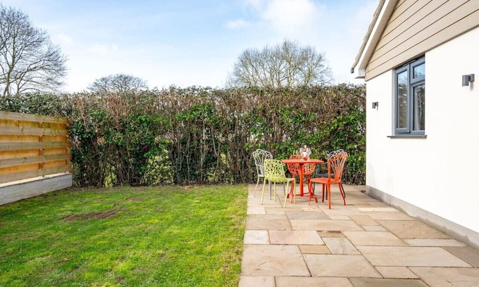 Cleeve Haus | The Oak View:Haven Retreat Bristol in Countryside