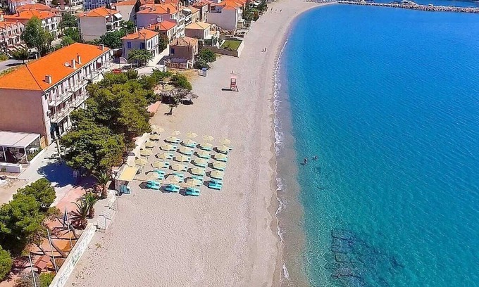 Paralio Astros Haus | Beachfront Astros Villa - Dukes Seaside Haven