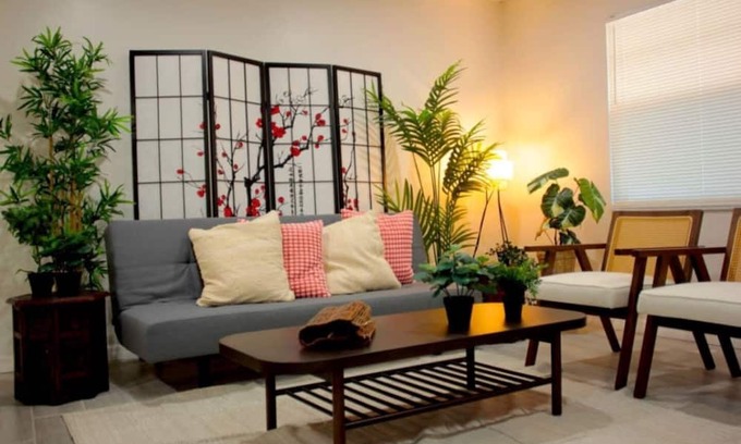 Bayou Oaks Haus | 2 king beds, large yard, laundry