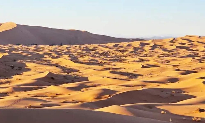 Hassilabied Wohnmobilvermietung | Primitive tent in the desert