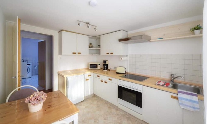 Lippstadt Wohnung | Apartment 'Wohnung Am Kurpark' with Wi-Fi