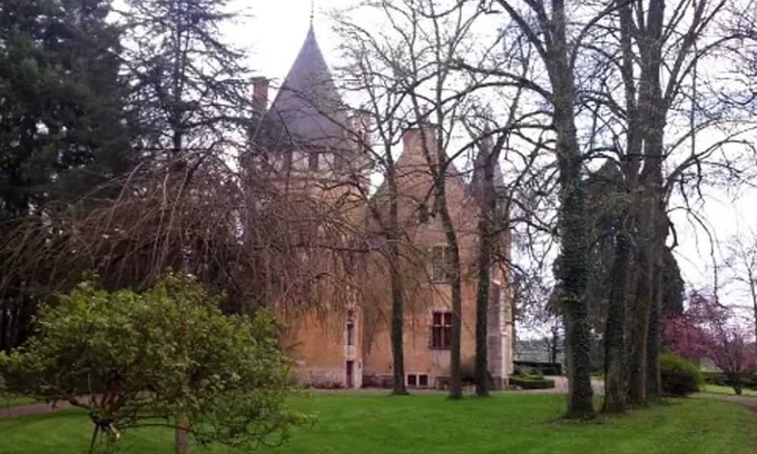 Thoisy-la-Berchere Haus | Homerez - House for 4 ppl. with garden and terrace at Thoisy-la-Berchère