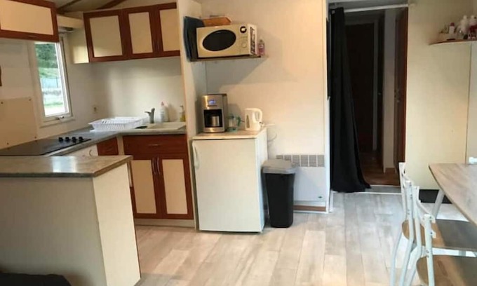 Verlin Haus | Mobilhome au Sein D'une Écurie